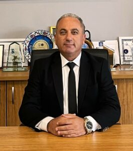 3 Aralık Dünya Engelli Hakları Farkındalık Günü’nde doğru iletişim ve hak temelli yaklaşım çok önemlidir. Engellilik kutlama değil, eşit erişim ve bağımsız yaşam hakkıdır. Ayrımcı ve boş ifadeler yerine erişilebilirlik, eğitim, istihdam ve sosyal katılım odaklı çözümler öncelikli olmalıdır.